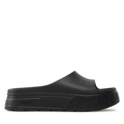 Klapki Puma. Czarne klapki damskie Puma, bez wzorów, sportowe, bez obcasa, bez zapięcia. Za 239.99 zł.