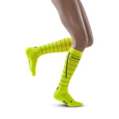 Skarpety kompresyjne damskie sportowe CEP Reflective wysokie. Czarne skarpetki damskie CEP, bez wzorów, z elastanu. Za 209.00 zł.