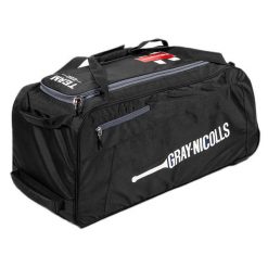 Torba sportowa Gray-Nicolls Team 250. Czarne torby sportowe męskie GRAY-NICOLLS, bez wzorów, z materiału, duże. Za 406.50 zł.