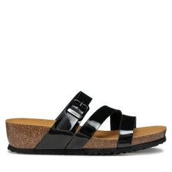 Klapki Geox. Czarne klapki damskie Geox, bez wzorów, bez obcasa, bez zapięcia. Za 329.99 zł.