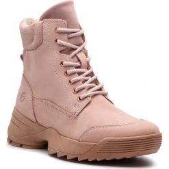 Trapery TAMARIS - 1-25710-31 Light Pink 526. Czerwone trapery damskie Tamaris, z futra, bez zapięcia. W wyprzedaży za 249.00 zł.