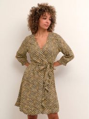 Cream Sukienka codzienna Crtiah Wrap 10611681 Kolorowy Feminine Fit. Sukienki damskie Cream, na co dzień, bez wzorów, z wiskozy, bez kołnierzyka, bez ramiączek, proste. Za 219.99 zł.