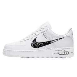 Buty do chodzenia męskie Nike Air Force 1 LV8 Utility. Czarne buty sportowe męskie Nike, bez wzorów, z materiału, bez zapięcia, trekkingowe, Nike Air Force. Za 599.00 zł.