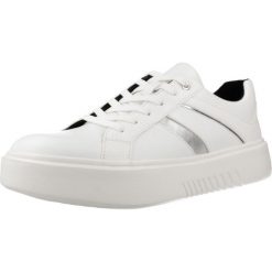 Buty GEOX D NHENBUS Biały. Białe obuwie trekkingowe damskie Geox, z syntetyku, bez zapięcia. Za 365.99 zł.