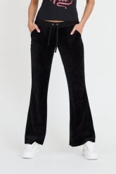JUICY COUTURE Czarne spodnie Caisa Ultra Low Rise. Czarne spodnie dresowe damskie Juicy Couture, bez wzorów, z dresówki. W wyprzedaży za 293.99 zł.
