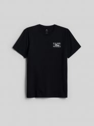 4F T-shirt regular z nadrukiem męski - czarny S. Czarne t-shirty męskie 4F, m, bez wzorów, z bawełny, bez kołnierzyka, bez ramiączek. Za 79.99 zł.
