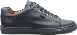 Clasicco Tenisówki skórzane czarne Classico-37. Czarne trampki i tenisówki damskie Clasicco, bez wzorów, bez zapięcia. Za 211.99 zł.