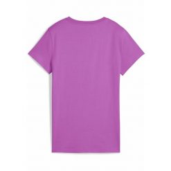 Damska koszulka ESS ELEVATED PUMA Wild Berry Purple. Fioletowe bluzki damskie Puma, xs, z aplikacjami, eleganckie, bez kołnierzyka, bez ramiączek. W wyprzedaży za 89.00 zł.