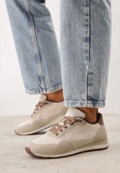 Beżowe Sneakersy Casualowe z Imitacji Zamszu z Podeszwą z Bieżnikiem Alevtina. Brązowe obuwie sportowe damskie Born2be, bez wzorów, z dzianiny, bez zapięcia. Za 119.99 zł.