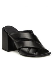 Furla Klapki Cross YF02FCR-U44000-O6000-4-401-20-IT Czarny. Czarne klapki damskie Furla, bez wzorów, ze skóry, bez obcasa, bez zapięcia. Za 619.99 zł.