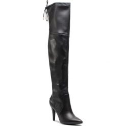 Muszkieterki GUESS - FLNOR4 ELE11 BLACK. Czarne kozaki damskie Guess, bez wzorów, z materiału, przed kolano, bez obcasa, na obcasie, bez zapięcia. W wyprzedaży za 429.00 zł.