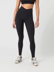 Bjorn_borg STUDIO CROSS TIGHTS legginsy treningowe – BLACK BEAUTY. Czarne legginsy damskie Björn Borg, bez wzorów. Za 359.00 zł.