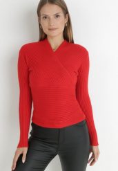 Czerwony Sweter Kopertowy z Prążkowanej Dzianiny Zaki. Czerwone swetry nierozpinane damskie Born2be, s, bez wzorów, z dzianiny, eleganckie, bez kołnierzyka, bez ramiączek. Za 39.99 zł.