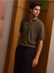 Sweter polo z lnem - jasny zielony. Zielone swetry męskie Reserved, l, bez wzorów, z bawełny, bez kołnierzyka, bez ramiączek. W wyprzedaży za 89.99 zł.