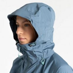 Damska kurtka wodoodporna Dare 2B Breathe Easy. Fioletowe kurtki sportowe damskie Dare 2B, bez wzorów, z materiału, bez ramiączek, z kapturem, trekkingowe. Za 392.00 zł.