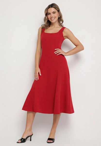 Bordowa Klasyczna Sukienka o Rozkloszowanym Kroju Delure. Czerwone sukienki damskie Born2be, l, z aplikacjami, eleganckie, bez kołnierzyka, bez ramiączek, rozkloszowane. Za 99.99 zł.