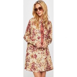 Glamorous - Sukienka. Brązowe sukienki damskie Glamorous, na co dzień, m, bez wzorów, z materiału, casualowe, bez kołnierzyka, bez ramiączek, maxi, proste. Za 199.90 zł.