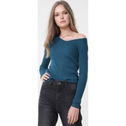 Ciemnoniebieski Sweter Charleigh. Swetry nierozpinane damskie Born2be, l, bez wzorów, z jeansu, bez kołnierzyka, bez ramiączek. Za 59.99 zł.