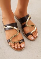 Brązowe Klapki Japonki z Paskiem na Palec i Metaliczną Ozdobą Qhesith. Brązowe klapki damskie Born2be, na lato, z aplikacjami, z jeansu, eleganckie, bez obcasa, na płaskiej podeszwie, bez zapięcia. Za 69.99 zł.