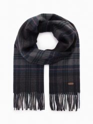 Męski szalik w szkocką kratę z frędzlami – czarno-szary V1. Szare szaliki męskie Ombre Clothing, bez wzorów, z materiału. Za 109.99 zł.