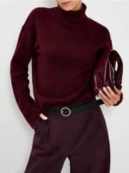 Sweter ze stójką - bordowy. Czerwone swetry nierozpinane damskie Sinsay, l, bez wzorów, bez kołnierzyka, bez ramiączek. Za 49.99 zł.