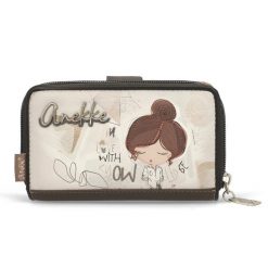 Portfel damski Anekke, z dekoracyjnym nadrukiem i metalowym logo zamykany na klapę wyposażony w przegrody na banknoty kieszeń na monety oraz liczne m. Brązowe portfele damskie Anekke. Za 179.00 zł.