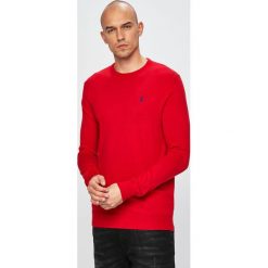 Polo Ralph Lauren - Sweter. Czerwone swetry męskie Polo Ralph Lauren, l, bez wzorów, z bawełny, bez kołnierzyka, bez ramiączek. W wyprzedaży za 359.90 zł.