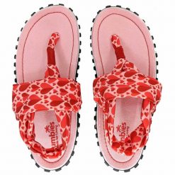 Sandały damskie GUMBIES SLINGBACK SANDAL. Czerwone sandały damskie Gumbies, bez wzorów, bez obcasa, bez zapięcia. Za 109.46 zł.