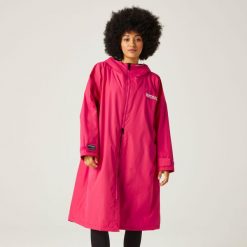 Płaszcz plażowy wodoodporny Changing Robe Regatta. Brązowe płaszcze damskie Regatta, xl, bez wzorów, sportowe, bez kołnierzyka, bez kaptura. W wyprzedaży za 349.99 zł.