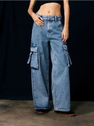 Jeansy wide leg cargo - niebieski. Niebieskie jeansy damskie Sinsay, bez wzorów, z jeansu. W wyprzedaży za 35.99 zł.