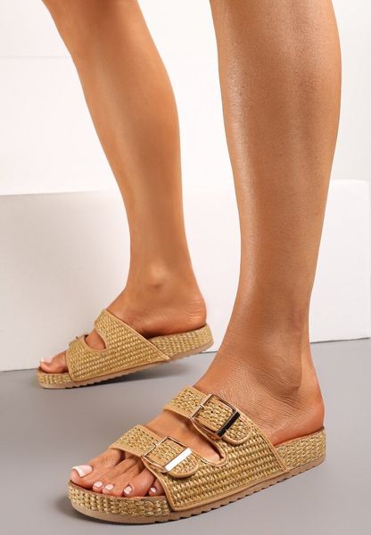 Beżowe Klapki na Grubej Podeszwie Ozdobione Plecionką i Klamrami Anerie. Brązowe klapki damskie Born2be, na lato, bez wzorów, boho, bez obcasa, na płaskiej podeszwie, bez zapięcia. Za 79.99 zł.