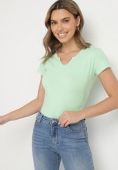 Jasnozielony T-shirt z Bawełny z Guzikami Liseriana. Zielone t-shirty damskie Born2be, l, bez wzorów, z bawełny, klasyczne, bez kołnierzyka, bez ramiączek. Za 29.99 zł.