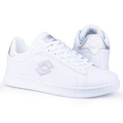 Buty damskie sportowe trampki Lotto DAMPOLIS GC. Białe obuwie sportowe damskie Lotto, bez wzorów, bez zapięcia, trekkingowe. W wyprzedaży za 129.00 zł.