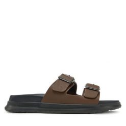Klapki Tommy Hilfiger. Brązowe klapki męskie Tommy Hilfiger, bez wzorów, bez zapięcia. Za 259.99 zł.