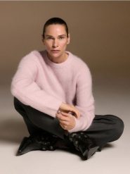 Sweter z wełną alpaki - pastelowy róż. Czerwone swetry nierozpinane damskie Reserved, l, bez wzorów, z wełny, bez kołnierzyka, bez ramiączek. Za 329.99 zł.