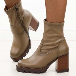 Khaki wysokie botki damskie na słupku Potocki 12419. Brązowe botki damskie POTOCKI, na jesień, bez wzorów, z polaru, eleganckie, z okrągłym noskiem, bez obcasa, na platformie, bez zapięcia. Za 239.00 zł.