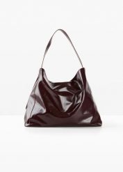 Torba typu shopper z błyszczątej imitacji skóry. Czerwone shopperki damskie bonprix, bez wzorów, ze skóry, bez dodatków. Za 124.99 zł.