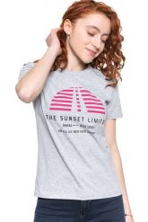 LEE T SHIRT SUNSET TEE GREY MELE L42XEPMP 112109512. Szare t-shirty damskie Lee, l, bez wzorów, bez kołnierzyka, bez ramiączek. W wyprzedaży za 39.99 zł.