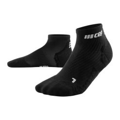 Skarpety kompresyjne męskie sportowe CEP Ultralight low-cut - nowa kolekcja. Czarne skarpety męskie CEP, bez wzorów, z materiału. Za 106.00 zł.