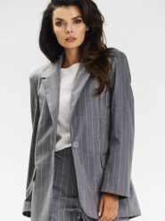 Żakiet Model A679 Grey - awama. Szare marynarki i żakiety damskie Awama, bez wzorów, z jeansu, eleganckie, bez kołnierzyka, bez ramiączek. Za 523.83 zł.