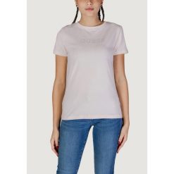 Koszulka crop top Kobieta GUESS ACTIVE BRIANA SS. Czerwone topy damskie Guess Active, z aplikacjami, bez kołnierzyka, bez ramiączek. W wyprzedaży za 165.95 zł.