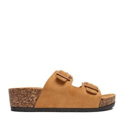 Klapki JENNY. Brązowe klapki damskie Jenny, bez wzorów, bez obcasa, bez zapięcia. Za 79.99 zł.