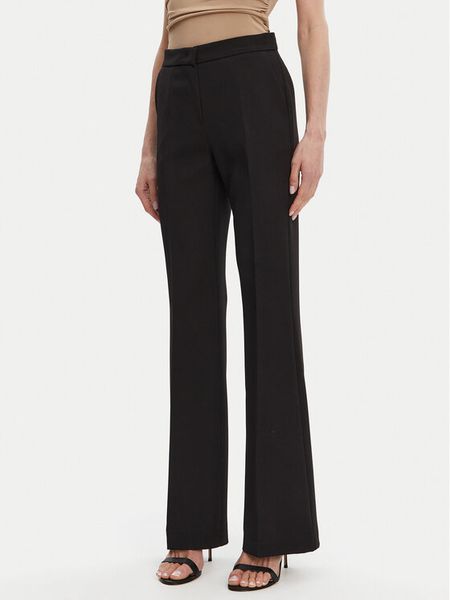 Maryley Spodnie materiałowe 25EB587/43NE Czarny Regular Fit. Czarne spodnie materiałowe damskie Maryley, bez wzorów, z materiału. Za 159.99 zł.