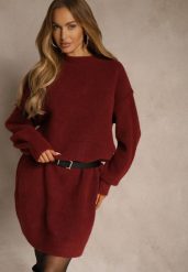 Bordowa Dzianinowa Sukienka z Dodatkiem Wełny o Pudełkowym Kroju Nesava. Czerwone sukienki damskie Renee, na co dzień, bez wzorów, z dzianiny, bez kołnierzyka, bez ramiączek, midi, proste. Za 139.99 zł.