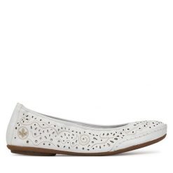 Baleriny Rieker. Białe balerinki damskie Rieker, bez wzorów, bez obcasa, bez zapięcia. Za 289.99 zł.