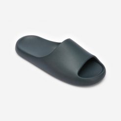 Klapki basenowe Nabaiji 500 Style. Zielone klapki damskie Decathlon, bez wzorów, z materiału, sportowe, bez obcasa, bez zapięcia. Za 59.99 zł.