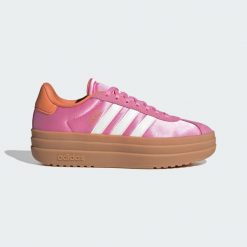 Buty VL Court Bold Junior. Białe buty sportowe męskie Adidas, bez wzorów, bez zapięcia, na jogę i pilates. Za 279.00 zł.