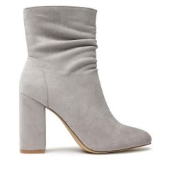 Botki DeeZee. Szare botki damskie DeeZee, bez wzorów, bez obcasa, na słupku, bez zapięcia. Za 199.99 zł.