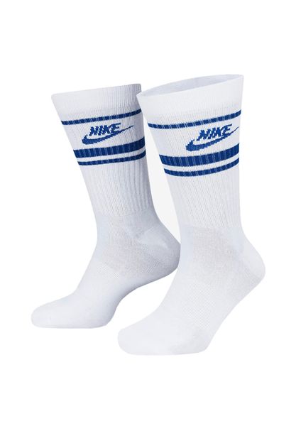 SKARPETY Nike Everyday Essential. Białe skarpetki damskie Nike, bez wzorów, z materiału. Za 190.00 zł.