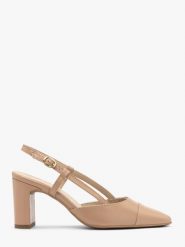 Beżowe czółenka typu slingback EVELYN. Brązowe czółenka damskie Ryłko, bez wzorów, ze skóry, z okrągłym noskiem, bez obcasa, na słupku, bez zapięcia. W wyprzedaży za 299.99 zł.